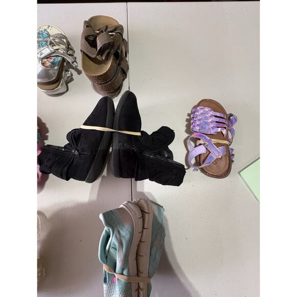 Lot of 7 Pairs of Shoes-Sized 9/10-Mixed Brands-Tennis, Boots,Sandals, Slides - Picture 10 of 16